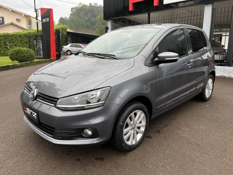 VOLKSWAGEN - FOX - 2022/2022 - Cinza - Sob Consulta