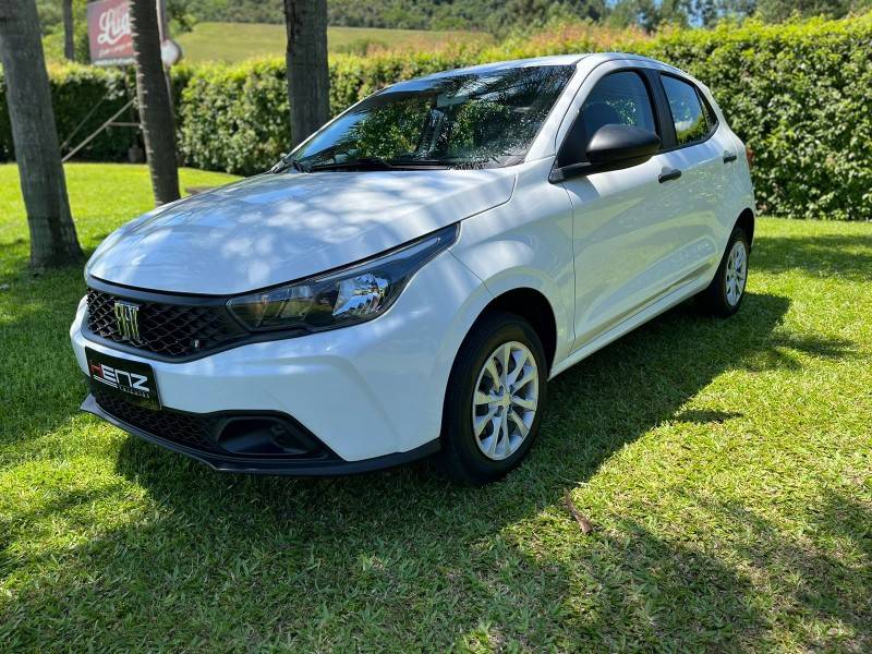 FIAT - ARGO - 2022/2023 - Branca - R$ 64.900,00