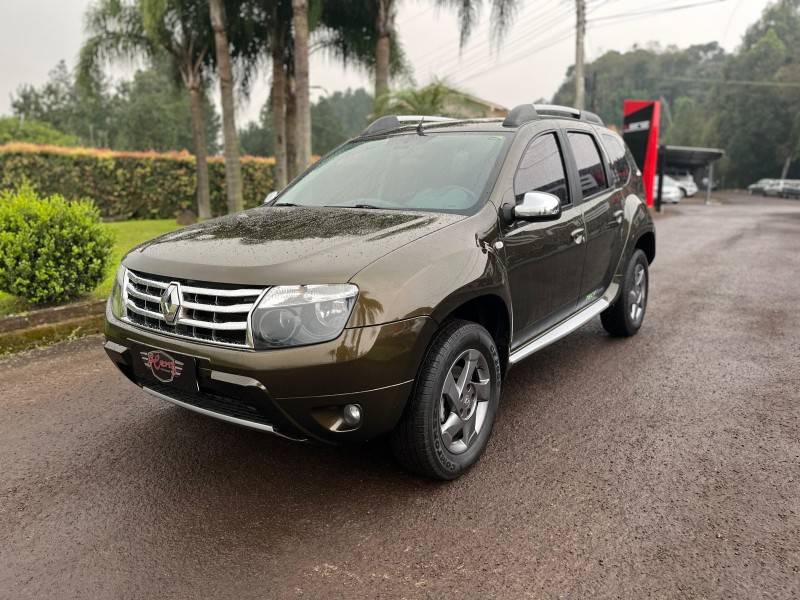 RENAULT - DUSTER - 2013/2014 - Verde - R$ 56.900,00