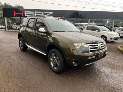 RENAULT - DUSTER - 2013/2014 - Verde - R$ 56.900,00