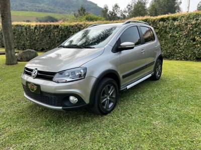 VOLKSWAGEN - CROSSFOX - 2012/2013 - Prata - R$ 46.900,00