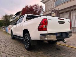 TOYOTA - HILUX - 2020/2021 - Branca - R$ 198.900,00