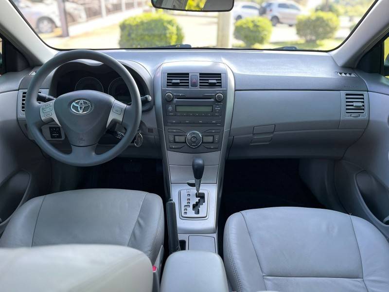 TOYOTA - COROLLA - 2009/2010 - Prata - R$ 57.900,00