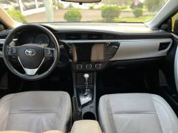 TOYOTA - COROLLA - 2016/2017 - Preta - R$ 87.900,00