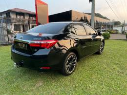 TOYOTA - COROLLA - 2016/2017 - Preta - R$ 87.900,00