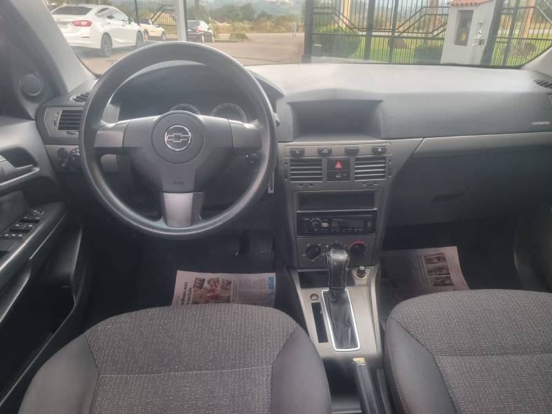 CHEVROLET - VECTRA - 2009/2010 - Vermelha - R$ 41.900,00