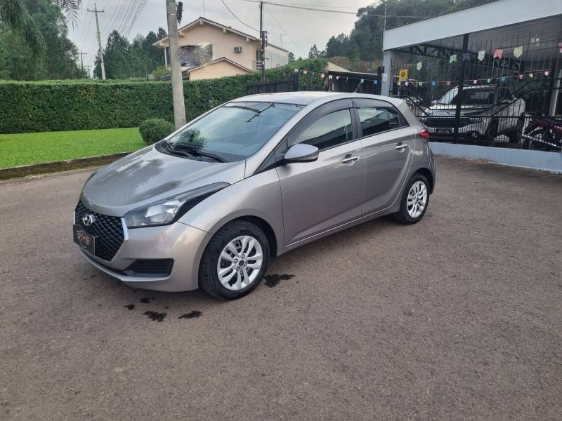 HYUNDAI - HB20 - 2018/2019 - Prata - R$ 59.900,00