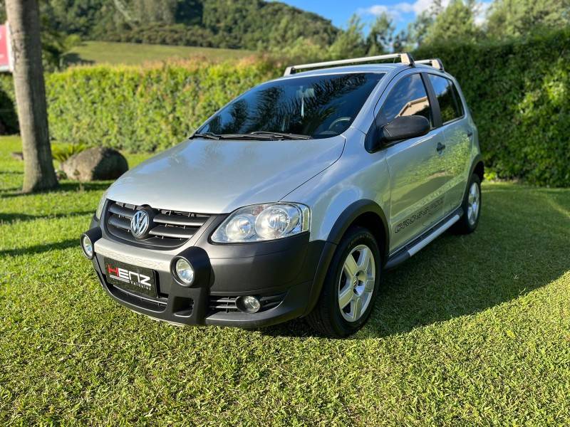 VOLKSWAGEN - CROSSFOX - 2007/2008 - Prata - R$ 35.900,00