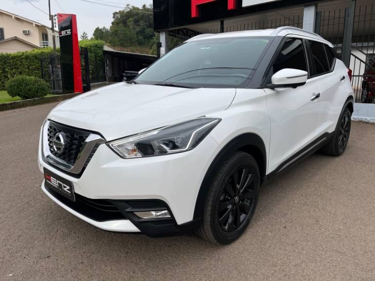 NISSAN - KICKS - 2021/2021 - Branca - Sob Consulta
