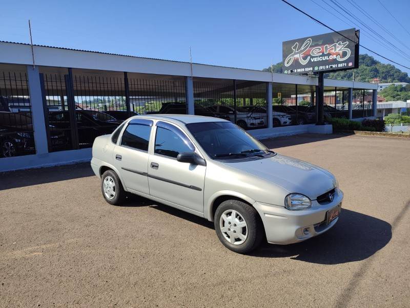 CHEVROLET - CORSA - 2004/2005 - Bege - R$ 25.900,00