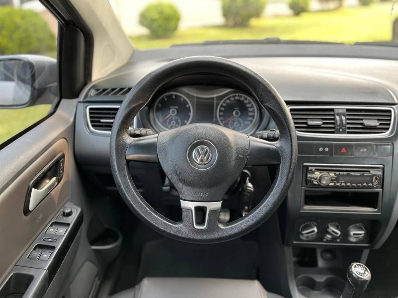 VOLKSWAGEN - CROSSFOX - 2012/2013 - Prata - R$ 46.900,00