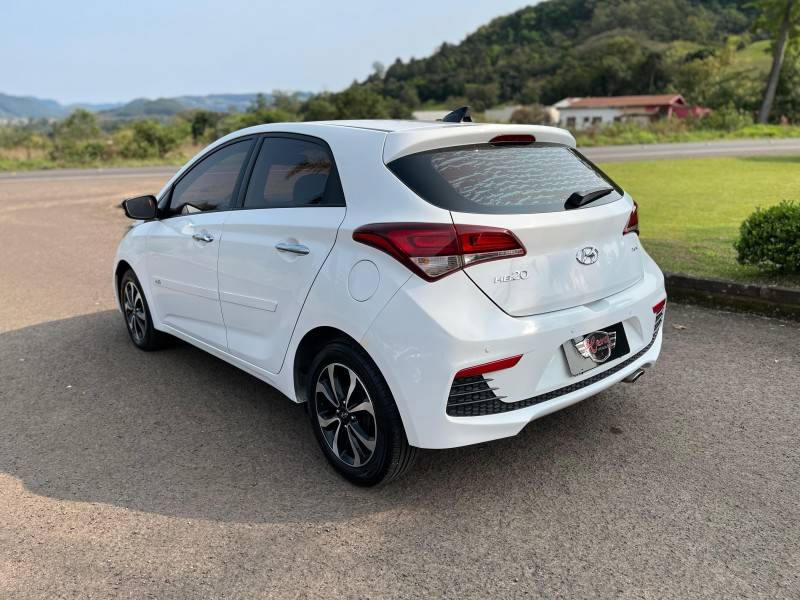 HYUNDAI - HB20 - 2017/2017 - Branca - R$ 61.900,00