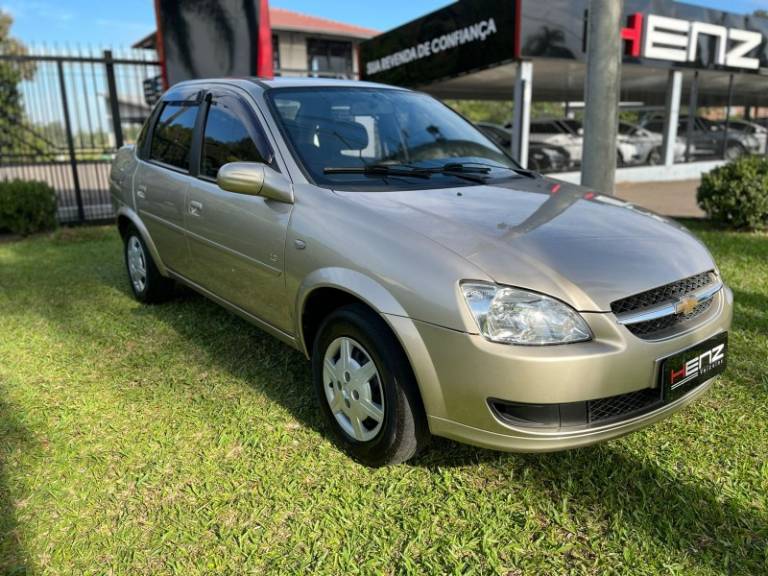 CHEVROLET - CLASSIC - 2011/2012 - Bege - Sob Consulta