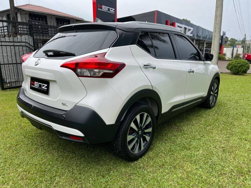 NISSAN - KICKS - 2020/2021 - Branca - R$ 102.900,00