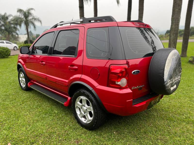 FORD - ECOSPORT - 2011/2012 - Vermelha - R$ 46.900,00