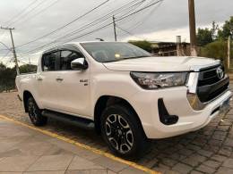 TOYOTA - HILUX - 2020/2021 - Branca - R$ 198.900,00